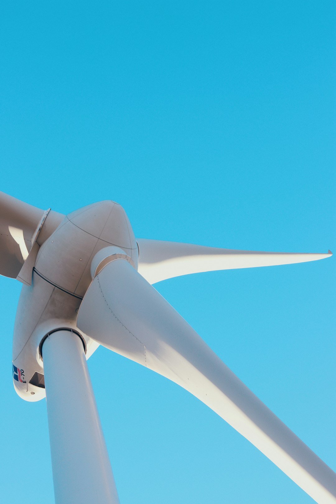 white-windmill-during-day-kaxsflhqal0